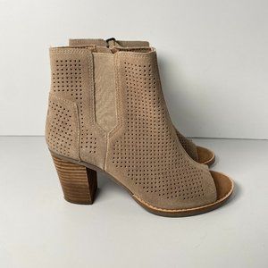 Toms Majorca Suede Ankle Booties Womens 5.5 Tan Perforated Peep Toe Block Heel